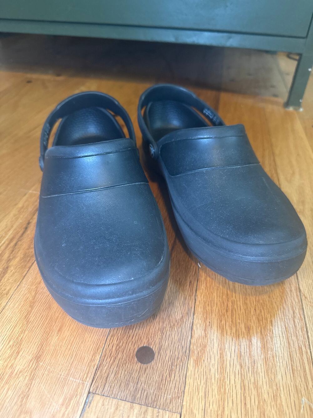 Crocs Women’s Mercy Work Clog Black Slip Resistant Nursing Shoes Sz 9